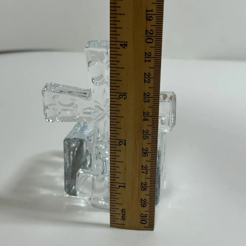Unbranded clear glass